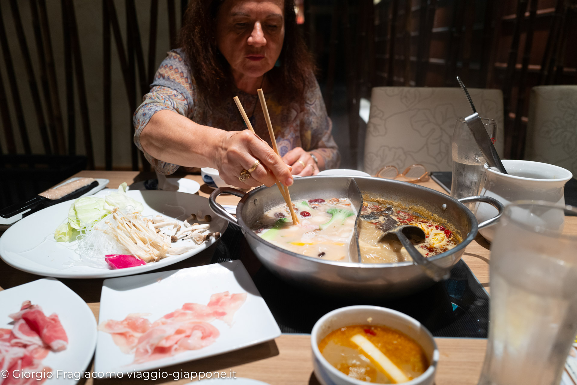 Hinabe Nabe Chinese Restaurant in Kyoto con la Mamma 1060424