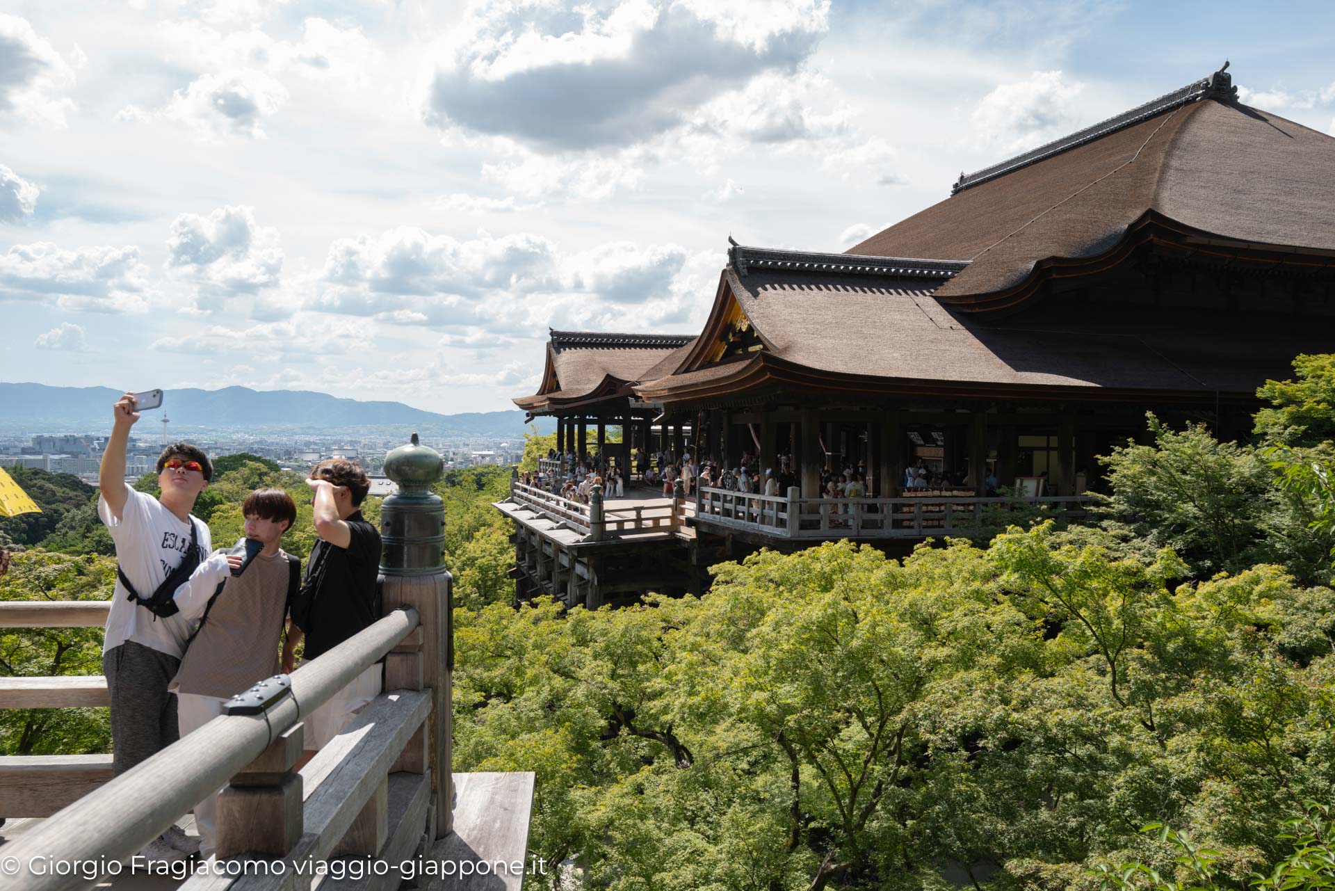 Kiyomizu dera temple in Kyoto con la Mamma 1060577