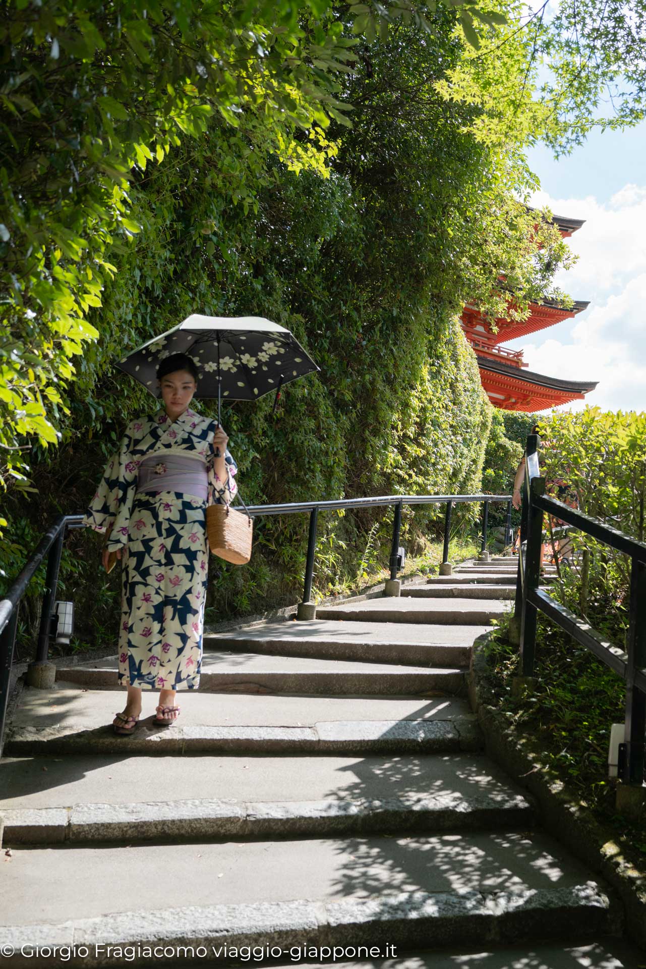 Kiyomizu dera temple in Kyoto con la Mamma 1060600