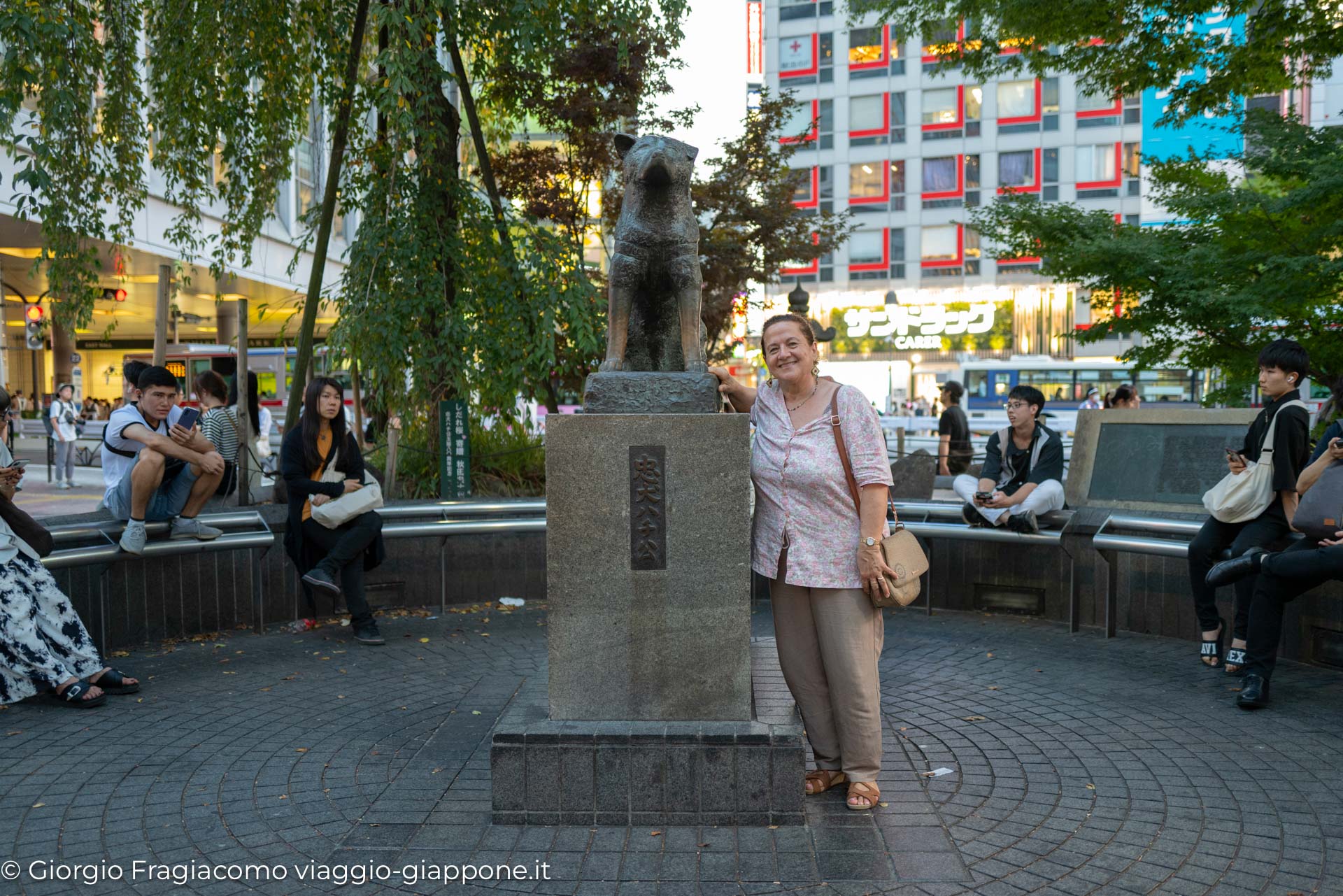 Shibuya Hachiko Crossing con la Mamma 1050662