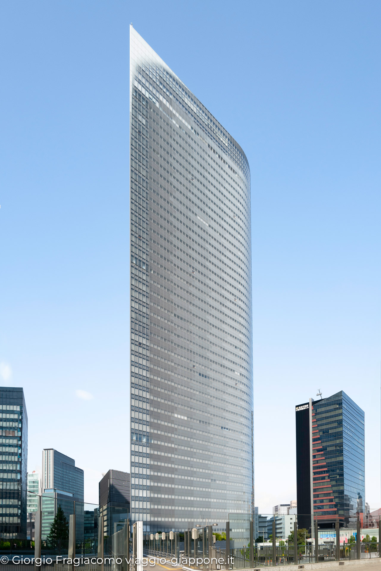 Dentsu Tower – Jean Nouvel